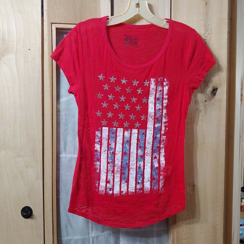 Made In The USA womans junior  top  size junior L 11-13